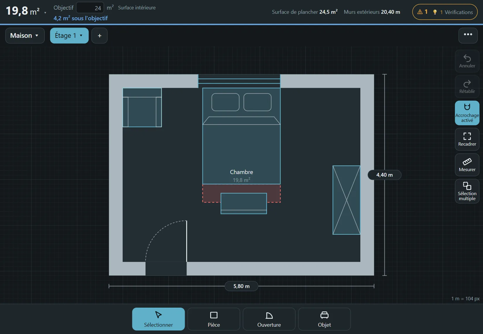 Une chambre dessinée à l’échelle dans Floorprint, avec un lit, une armoire, une commode et un fauteuil, le débattement de la porte et un avertissement au pied du lit